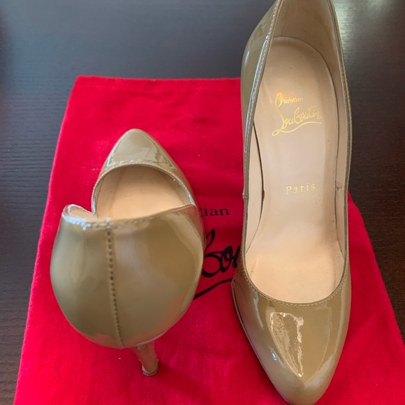 Christian Louboutin Camel Décolleté Pumps, 36.5 w/ red rubber soles - Picture 2 of 7